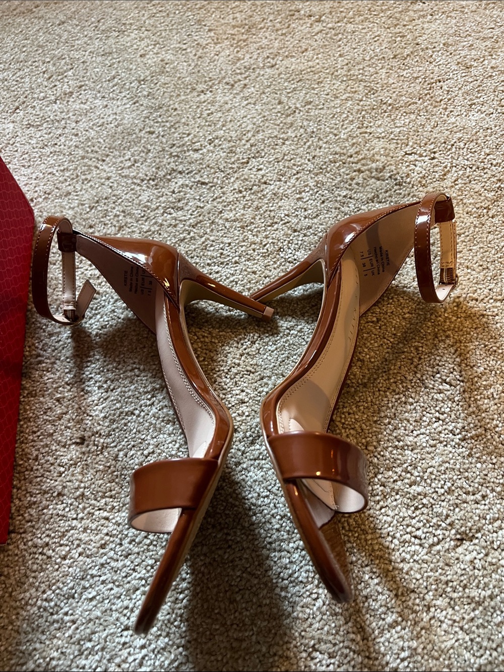 Kelly & Katie Kirstie Brown Patent Ankle-Strap Sandals. NWT. 7.5 - Picture 4 of 8